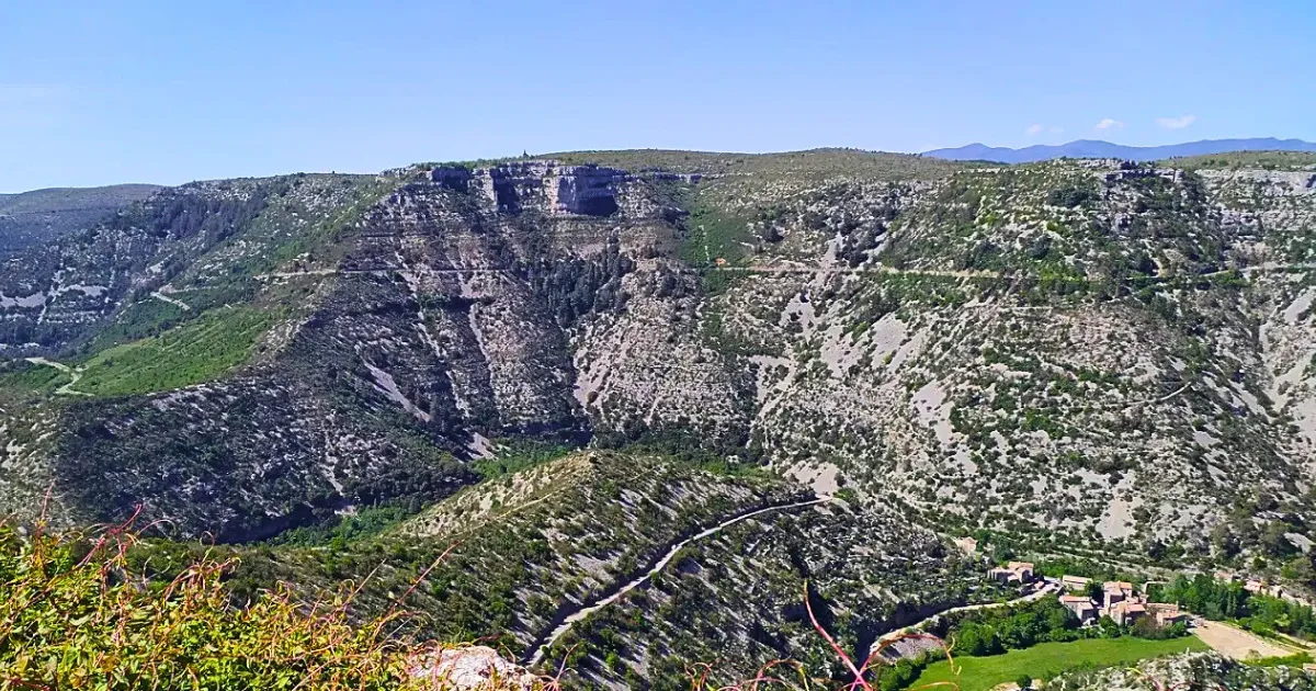 Vue aérienne du Cirque de Navacelles, un site naturel exceptionnel situé à dans la région du camping de la Devèze dans les Cévennes.